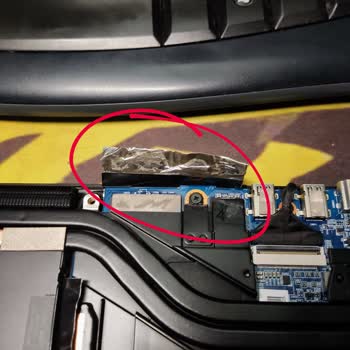 Monster Notebook Batarya Şişti Anakartı Bozdu Ücretli Onarımdan Gelince De Slot Bozuktu