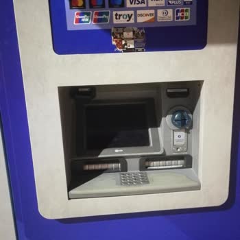 Yapı Kredi Bankası Yoğun Bölgede ATM Hizmetinin Yetersizliği