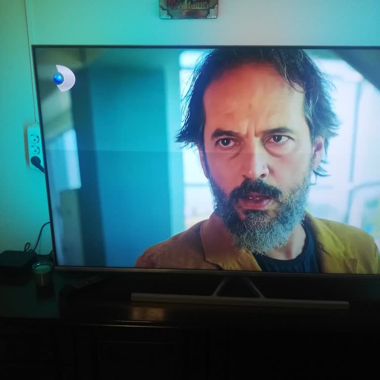 PHILIPS TV TV De Işık Yanma Sönmesi Ve Ekranın Tam Ortasında Yatay Çizgi Arızası