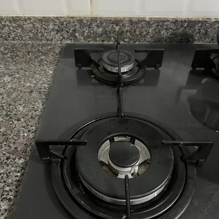 Arçelik Altus'tan Aldığım Ankastre Ocak Bozuk Ve Yetkili Servis İlgilenmiyor.