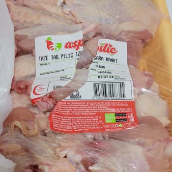 As Piliç Çamaşır Suyu Kokan Tavuk