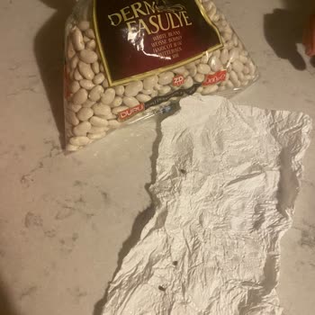 Duru Bulgur Kuru Fasulyenin İçinden Böcekler Çıktı