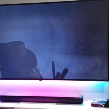 LG Televizyon Siyah Gölge Şeritler