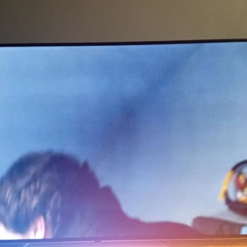 LG Televizyon Siyah Gölge Şeritler