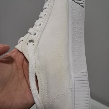Calvin Klein Ayakkabılar Sandik Sarisi Oldu