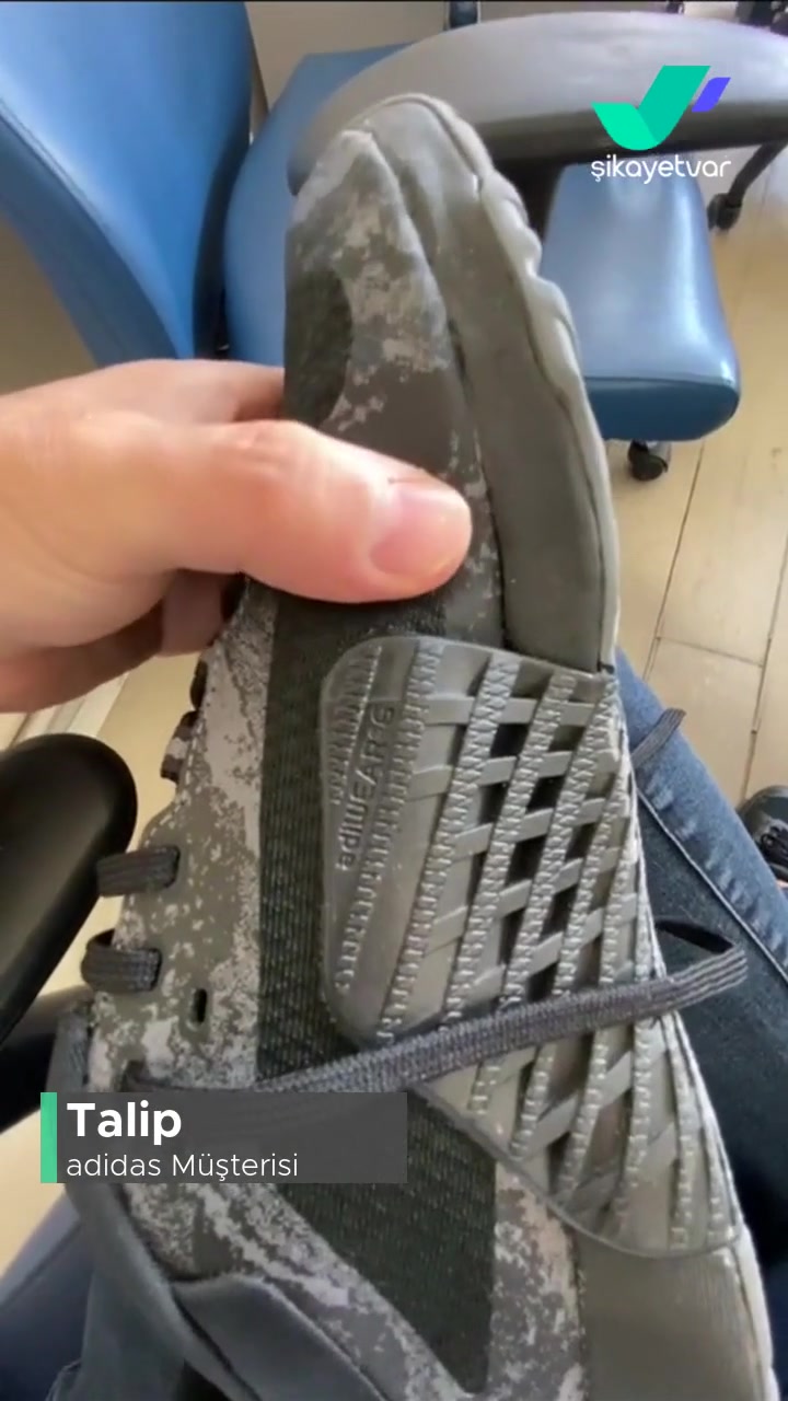Adidas Antrenman Ayakkabı 2 Günlük Kullanımda Yanlardan Açılma videonun kapak resmi