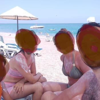 Eda Taşpınar Yağ Ve Güneş Kremi