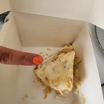 Özsüt Ananas Bademli Pasta