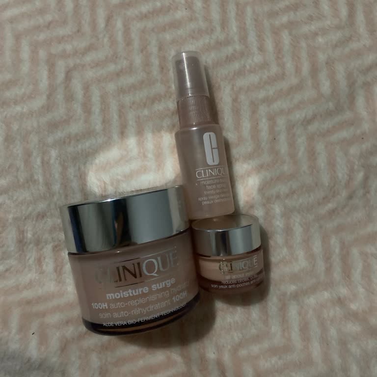 Clinique Moisture Surge 100h Trio Set Caused Allergic Reaction and Breakouts on My Face