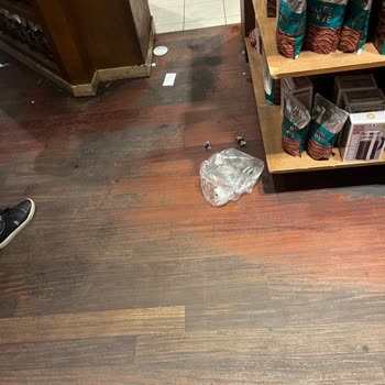 Kahve Dünyası Mağaza Personeli Ve Müşteri İletişimi