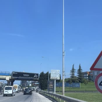 Uludağ Elektrik Dağıtım Sokak Lambası Uzun Süredir Yanmıyor