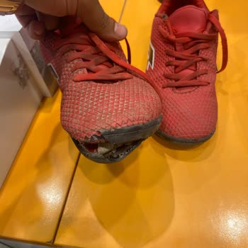 FLO Ayakkabı 4 Aylık Krampon Ayakkabı Paramparça Üretim Kaynaklı Değil Miş