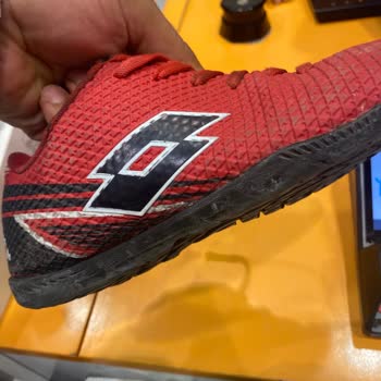 FLO Ayakkabı 4 Aylık Krampon Ayakkabı Paramparça Üretim Kaynaklı Değil Miş