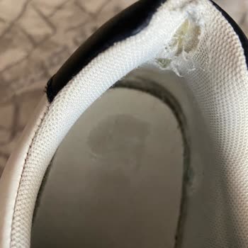 Calvin Klein Marka Ayakkabının Hatalı İncelenmesi