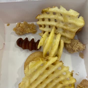 Eskişehir Özdilek Popeyes Yanık Patates Hizmet Anlayışı Sıfır Olan Personel