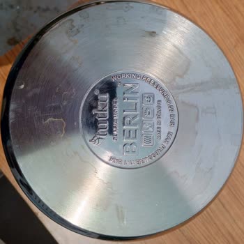 Berlin Mutfak Gereçleri Düdüklü Takım Tencerenin Kapağı Eridi!