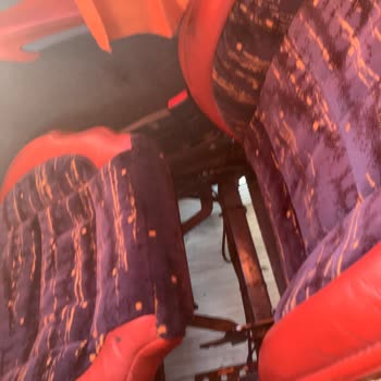 Özlem Cizre Nuh Turizm Koltukların Yerinden Sökülmesi Çiş Kokusu