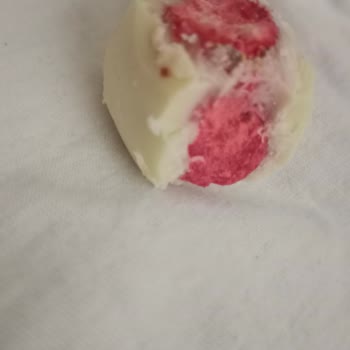 Patiswiss Patıswıss Çikolata Kaplı Çilek Drajenin Küflü Çıkması