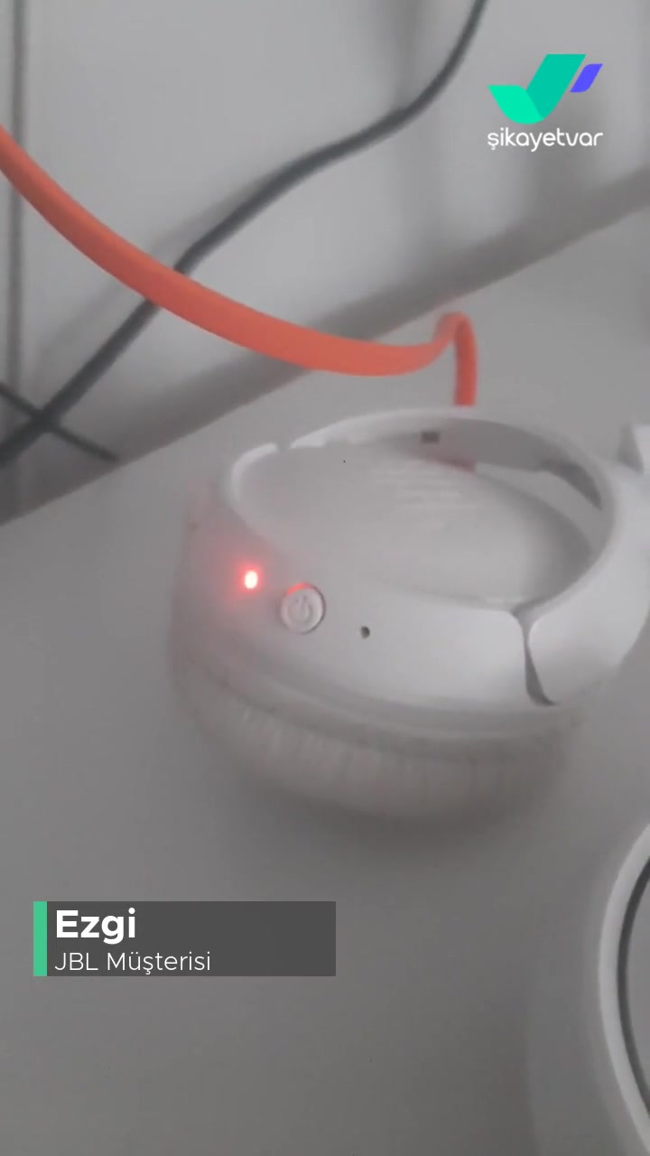 JBL Kırmızı Işık Yanıp Sönüyor! videonun kapak resmi