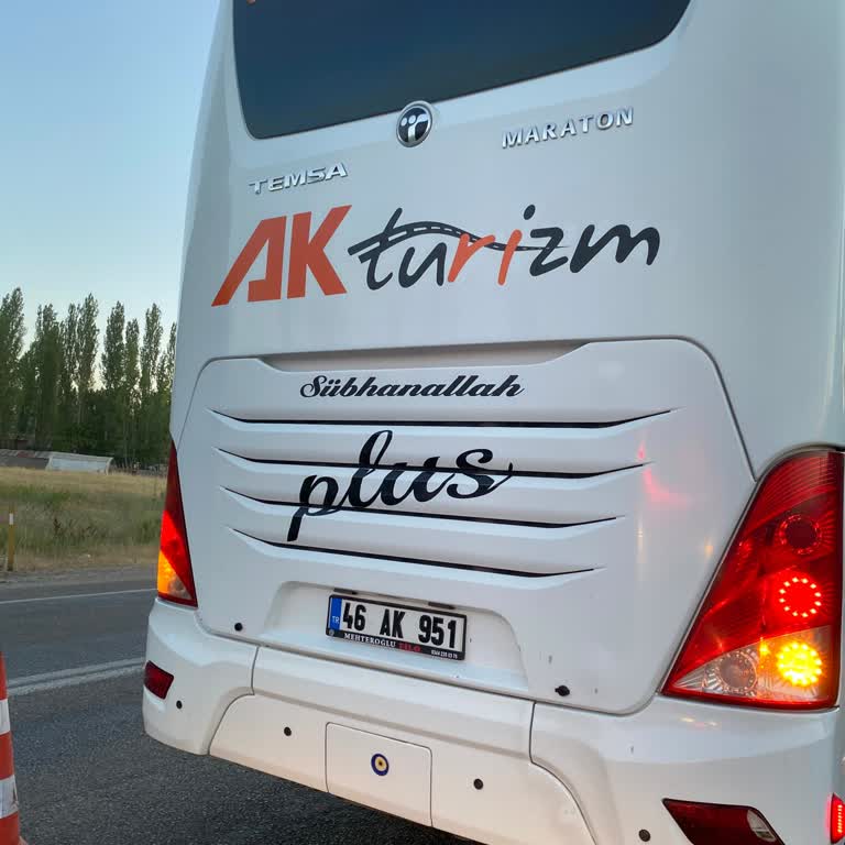 Akturizm Otobüs Yolda Kaldı 4 Saat Mağdur Edildik