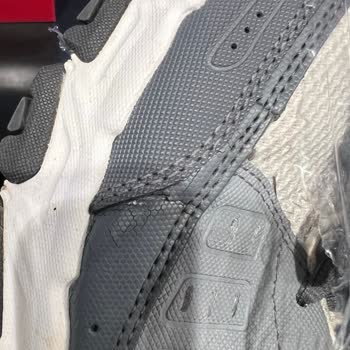 Skechers Sattığı Ürüne Sahip Çıkmıyor.