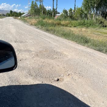 Van Büyükşehir Belediyesi Çukurlu Ve Bozuk Yol