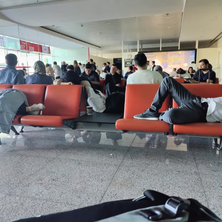 AJet (Anadolu Jet) Sürekli Rötarlar Ve Kötü Yönetim