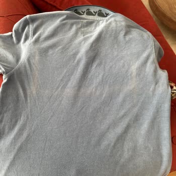 Vakko'dan Aldığım T-shirt'te Çizgi Oluştu