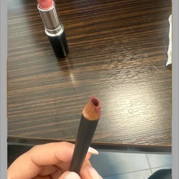 Mac Cosmetics Mac Erimiş Ruj Be Kalem Şikayeti