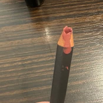 Mac Cosmetics Mac Erimiş Ruj Be Kalem Şikayeti