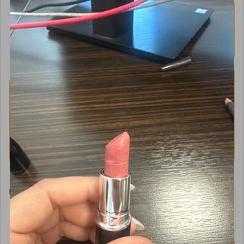 Mac Cosmetics Mac Erimiş Ruj Be Kalem Şikayeti