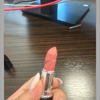 Mac Cosmetics Mac Erimiş Ruj Be Kalem Şikayeti