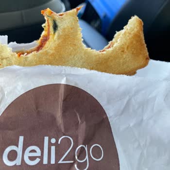 Shell Bursa'daki İstasyonda Satılan Küflü Tost Şikayeti