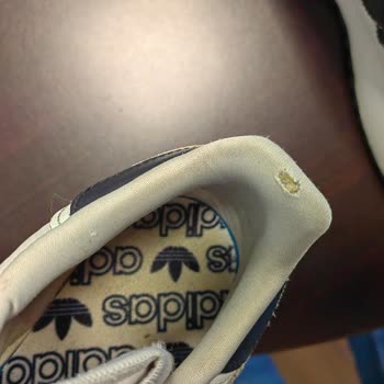 adidas Üretim Hatası Ve Müşteri Memnuniyeti Sorunları