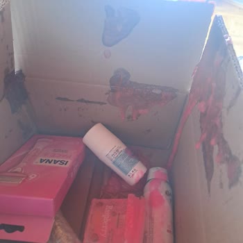 Rossmann Ürün, Kutunun İçinde Ağzı Açılmış. Ve Hiçbir Koruması Yok