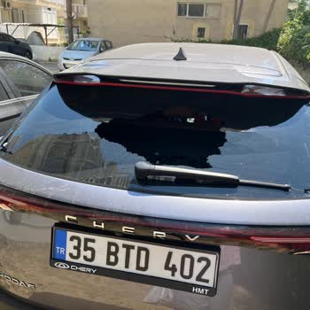 Chery Omada 5 Заднее стекло разбилось