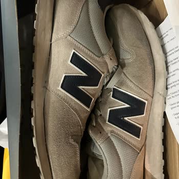 New Balance Üretim Hatası Yeni Sattığı Ayakkabıyı Değiştirmedi