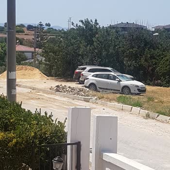 Çeşme Belediyesi Çesme Belediyesi Sınıfta Kaldı. Dalyanköy Yollarına Bakılsın...