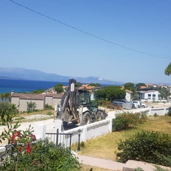 Çeşme Belediyesi Çesme Belediyesi Sınıfta Kaldı. Dalyanköy Yollarına Bakılsın...