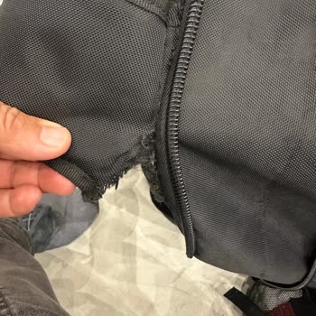 Azerbaijan Airlines Azerbaycan Hava Yolları Valizimi Kaybetti Ve Yırtıp Parçaladılar.