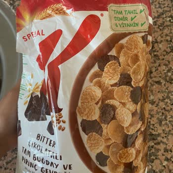 Kellogg's Mısır Gevreği İçerisinde Kirpik Çıktı