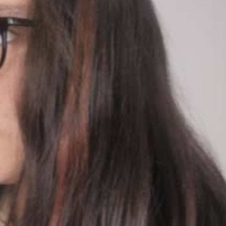 Maviye Bayan Kuaförü Saçımın Yanlış Boyanması Ve Yakılması Üstüne De Kuaförün Dalga Geçmesi