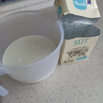 A101 Birşah Marka Bozuk Çıkan Süt!