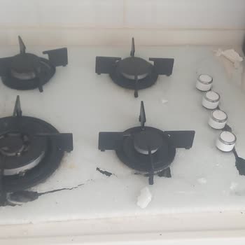 Altus Ankastre Ocak Cam Patlaması