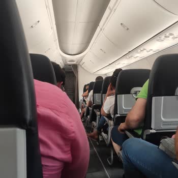 AJet (Anadolu Jet) Rötar Bilgisi Vermeden Beklettiler