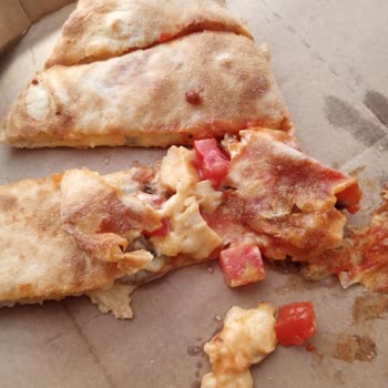 PizzaLazza Malzemeden Çalıyor Vaat Edilen İle Gelen Alakasız