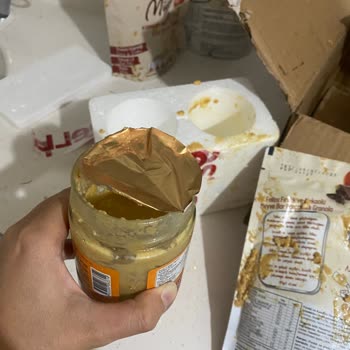 Fellas Fıstık Ezmesi Kavanoz Kapağı Açık Halde Geldi, Yarısı Dökülmüş!