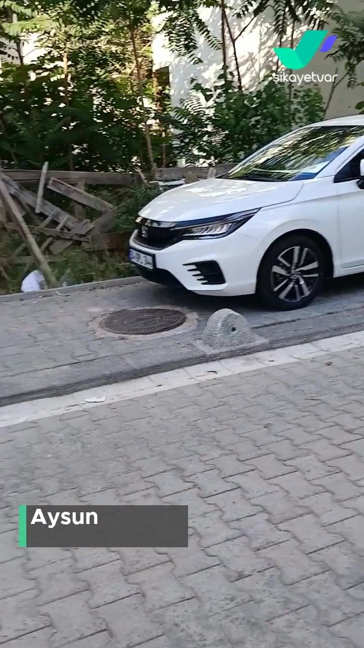 Emniyet Genel Müdürlüğü Kaldırıma Park Edilen Araba videonun kapak resmi