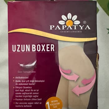 Tort oyoqda turgan yalangoch ayollarning fotosuratlari