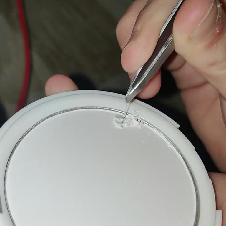 Pastel Kozmetik Pastel İçinden Kıl Çıktı